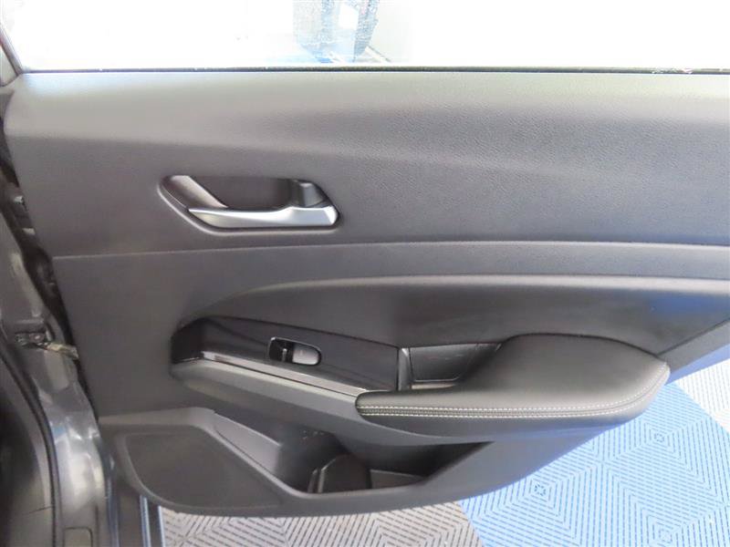 Used 2022 Nissan Altima 2.5 SL FWD image 32