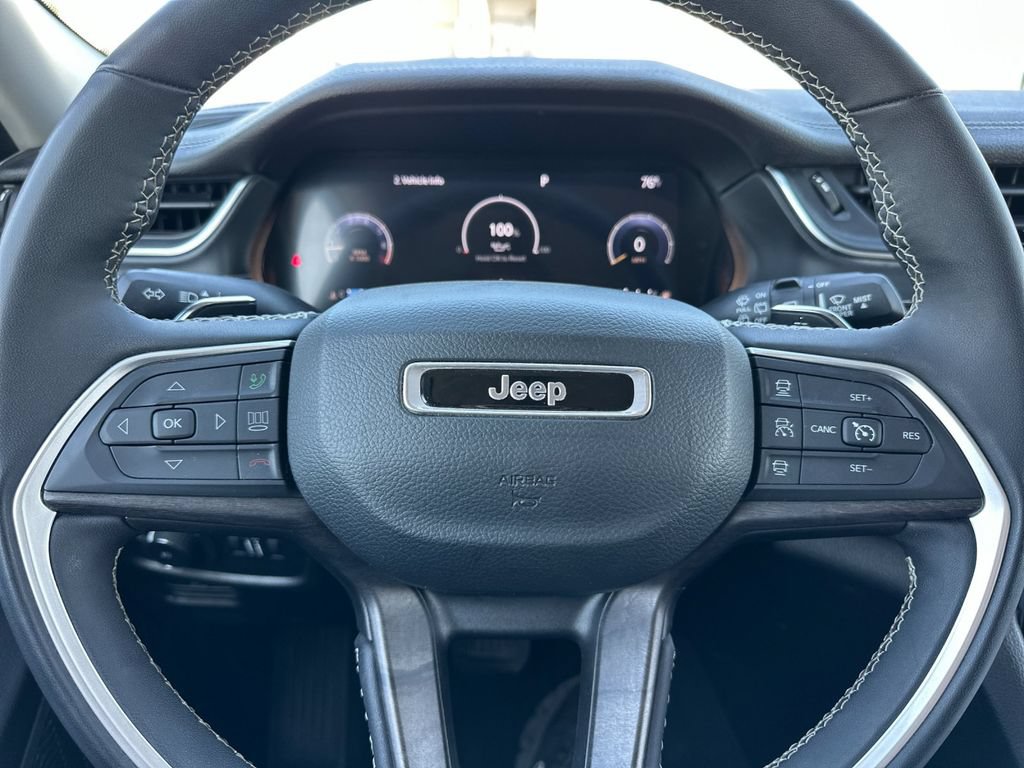 Used 2023 Jeep Grand Cherokee L Limited AWD/4WD image 28