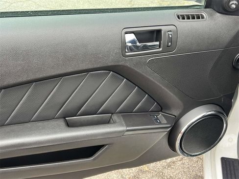 Used 2013 Ford Mustang Premium image 11