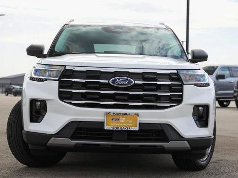 Certified 2025 Ford Explorer Active w/ Active Comfort Package image 2