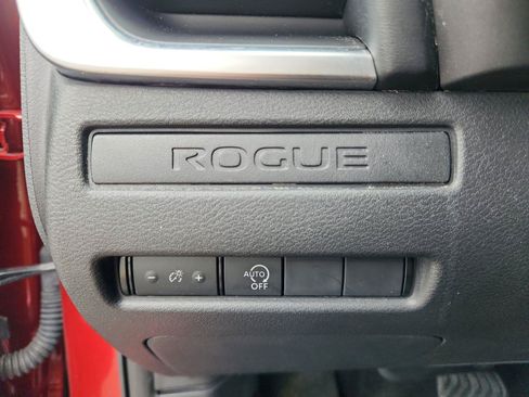 Used 2023 Nissan Rogue S AWD/4WD image 18