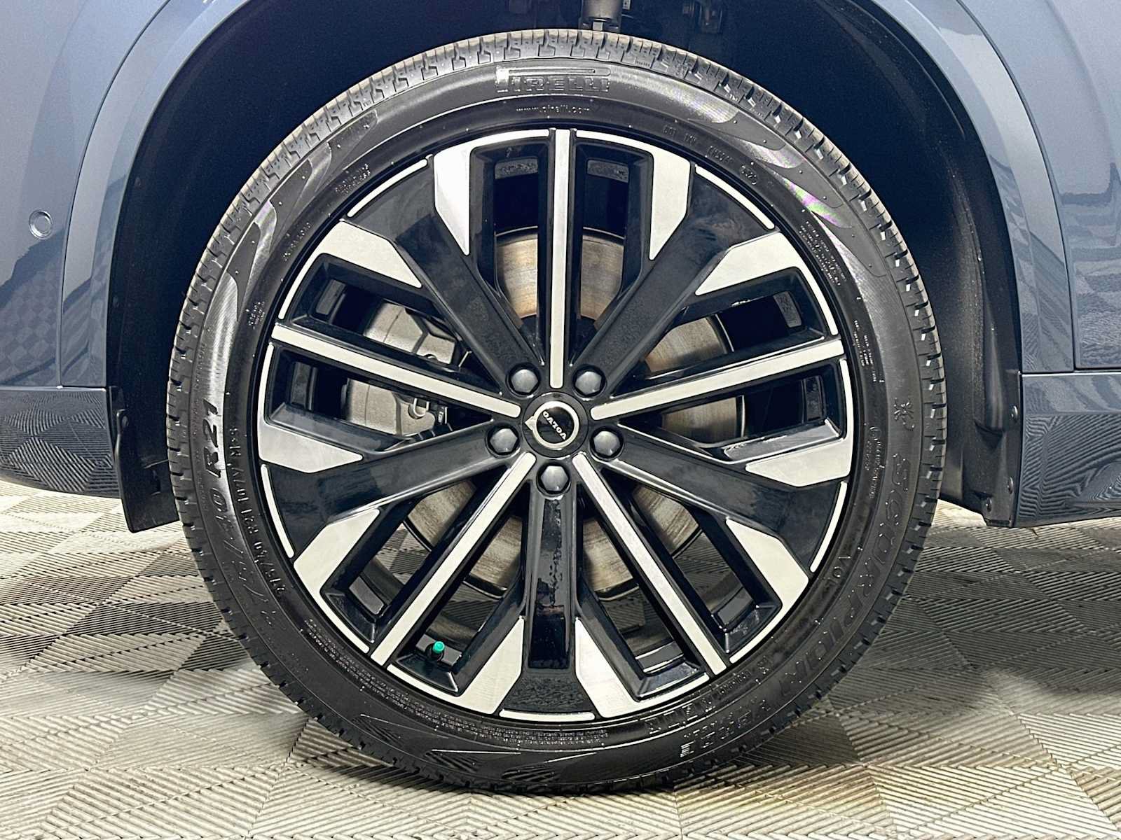 New 2026 Volvo XC90 T8 Plus w/ Protection Package AWD/4WD image 29
