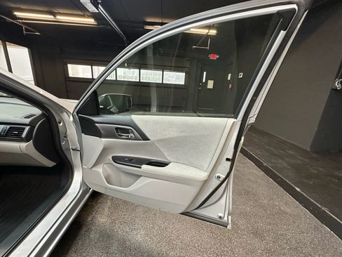 Used 2013 Honda Accord LX image 36