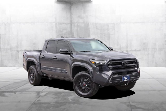 Used 2024 Toyota Tacoma SR5 AWD/4WD image 34