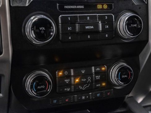 Used 2019 Ford F250 Platinum w/ Platinum Ultimate Package AWD/4WD image 28