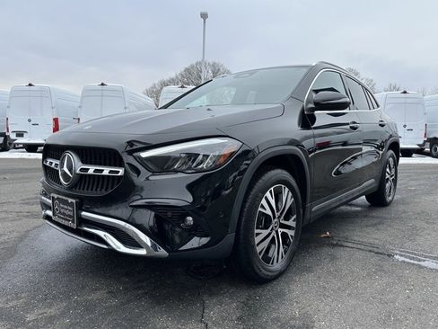 Used 2025 Mercedes-Benz GLA 250 4MATIC image 3