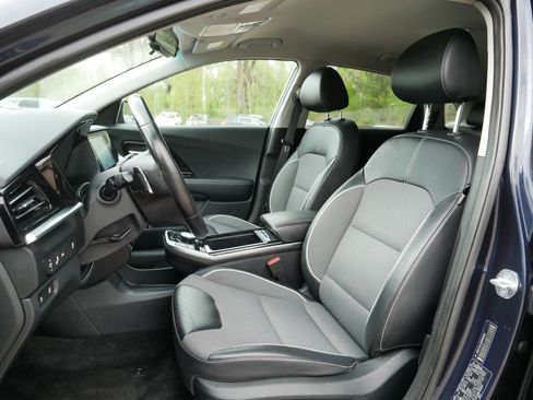 Certified 2021 Kia Niro EX w/ Cold Weather Package FWD image 35