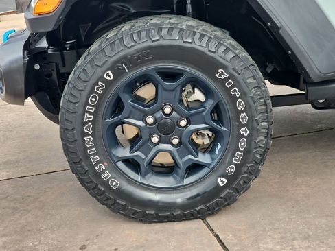 Used 2023 Jeep Wrangler Unlimited w/ Cold Weather Group image 34