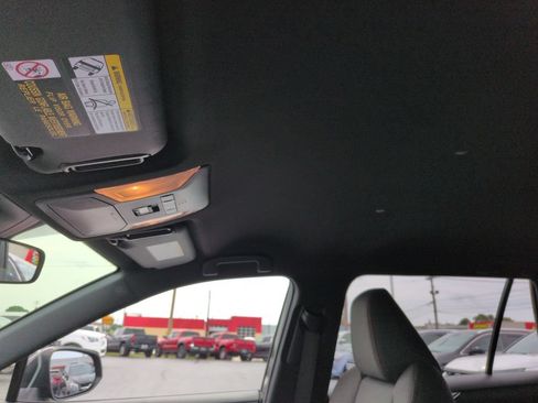 Used 2021 Toyota RAV4 SE AWD/4WD image 21