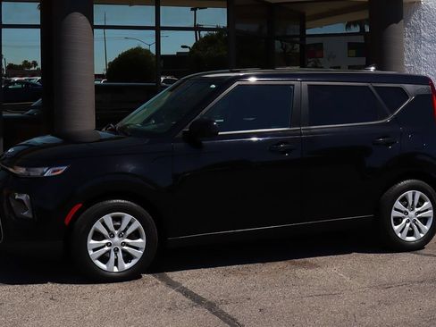 Used 2022 Kia Soul LX FWD image 7
