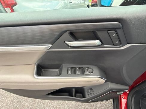 Used 2026 GMC Acadia Elevation w/ Elevation Premium Package FWD image 22