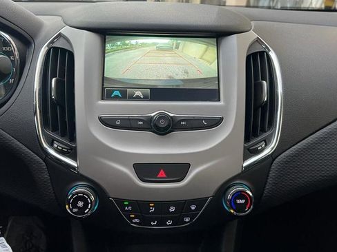 Used 2018 Chevrolet Cruze LS FWD image 22