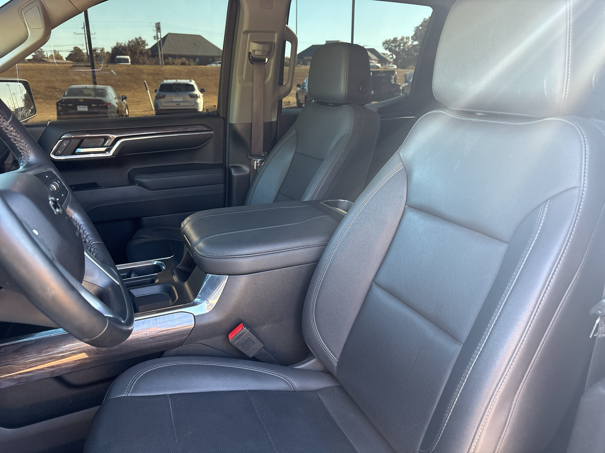 Used 2024 Chevrolet Silverado 1500 LTZ w/ LTZ Convenience Package II AWD/4WD image 10