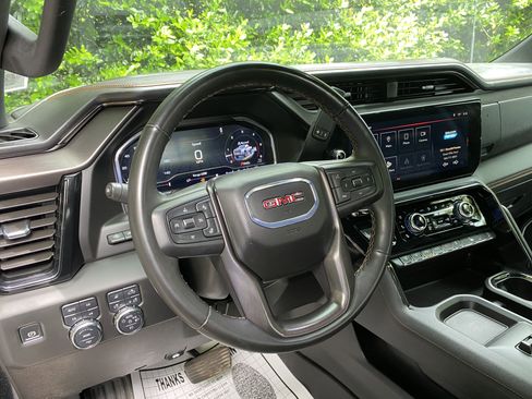 Used 2025 GMC Sierra 2500 AT4 w/ AT4 Premium Plus Package AWD/4WD image 18