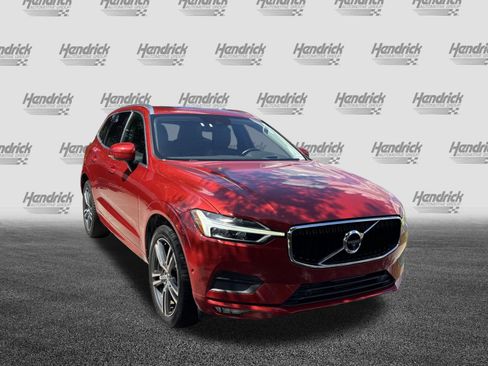 Used 2019 Volvo XC60 T5 Momentum w/ Multimedia Package FWD image 2