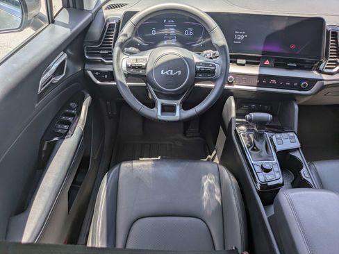 Used 2024 Kia Sportage EX FWD image 4