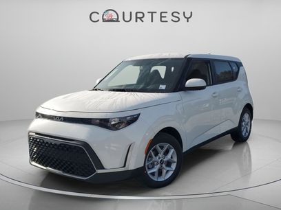 Used 2025 Kia Soul LX w/ LX Technology Package
