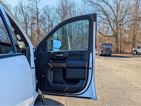 Used 2022 Chevrolet Silverado 2500 High Country AWD/4WD image 13