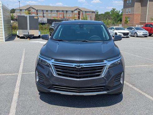 Used 2023 Chevrolet Equinox LT image 2