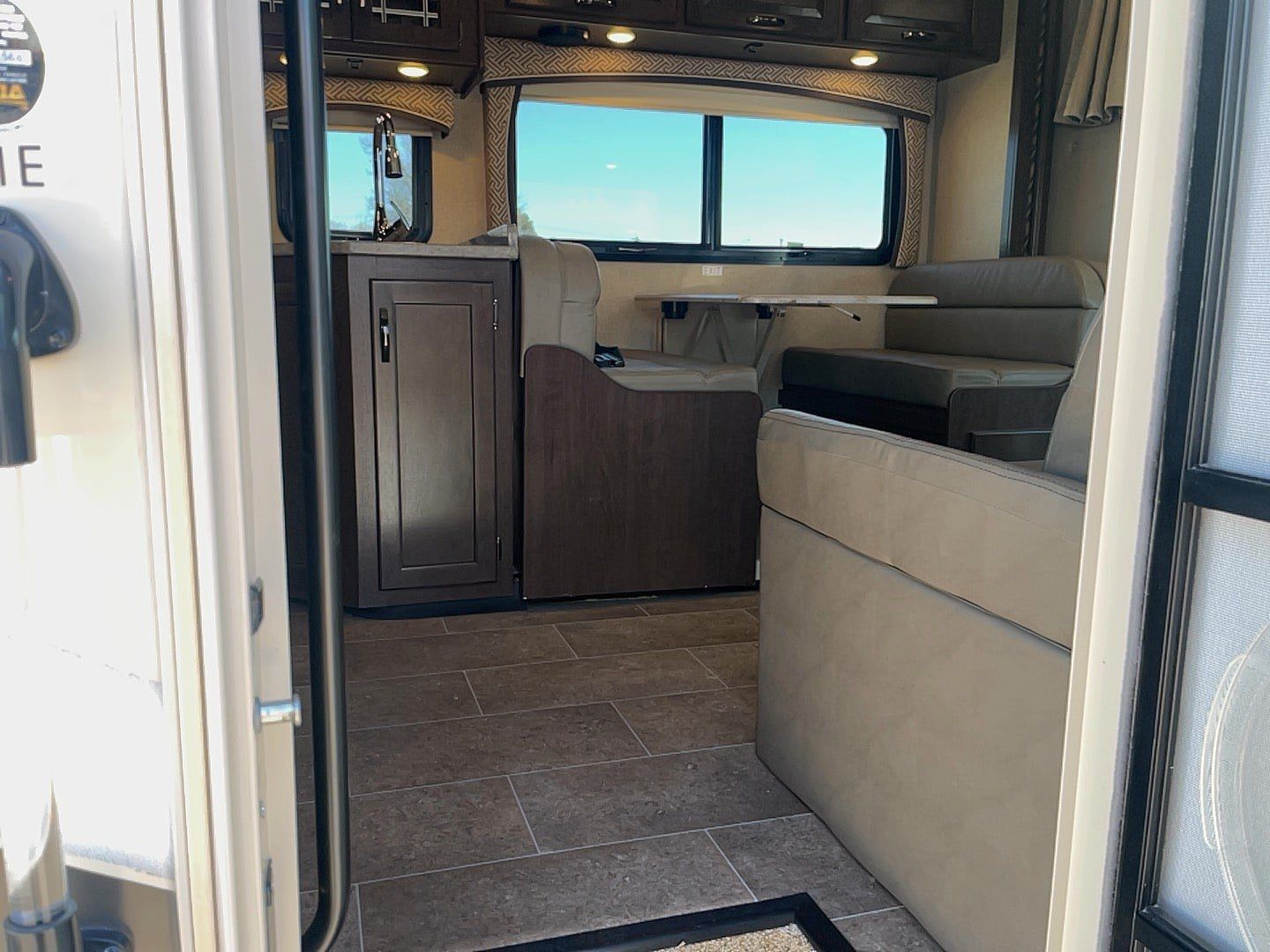 Used 2017 Ford E-450 and Econoline 450 Super Duty w/ Motorhome Prep Package RWD image 14