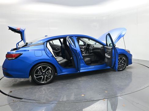 Used 2024 Nissan Sentra SR w/ SR Premium Package image 52