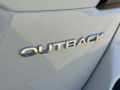 Used 2025 Subaru Outback Premium AWD/4WD image 14