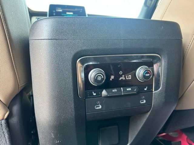 Used 2024 Chevrolet Tahoe Premier AWD/4WD image 13