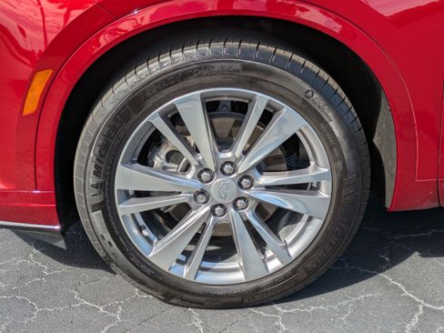 Certified 2023 Cadillac XT6 Premium Luxury image 9