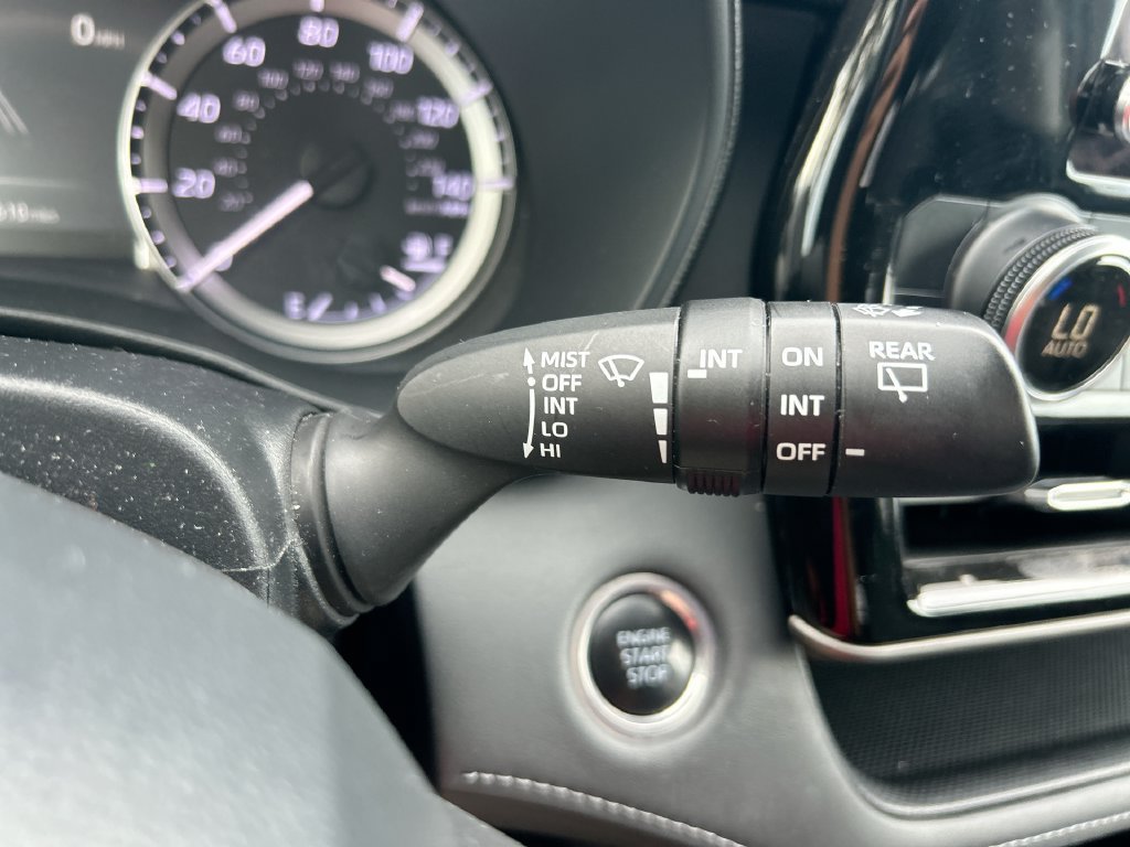 Used 2024 Toyota Highlander LE AWD/4WD image 19
