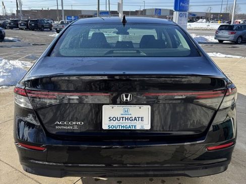 Used 2023 Honda Accord EX image 4