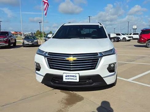 Certified 2023 Chevrolet Traverse Premier FWD image 3