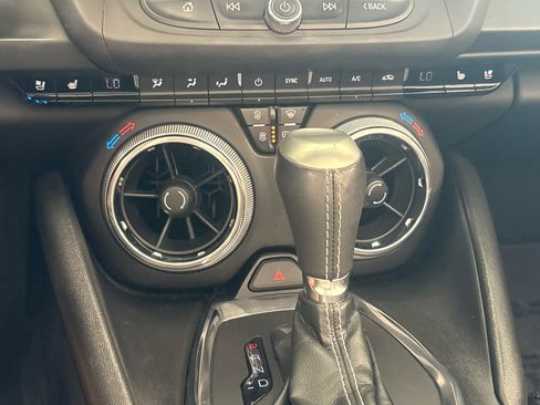 Used 2019 Chevrolet Camaro LT w/ Technology Package RWD image 27