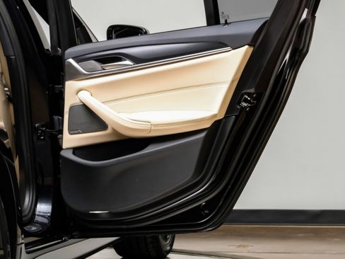 Used 2023 BMW 530e 530e iPerformance w/ M Sport Package image 49