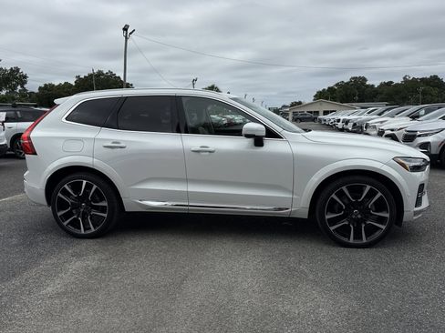 Used 2023 Volvo XC60 B5 Ultimate w/ Protection Package Premier FWD image 6