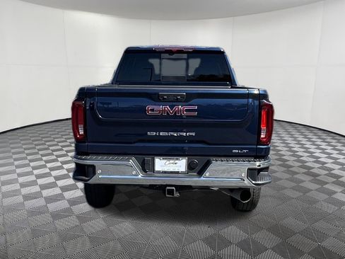 Used 2022 GMC Sierra 2500 SLT w/ SLT Preferred Package AWD/4WD image 5