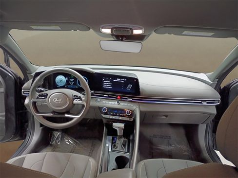 Certified 2024 Hyundai Elantra SEL image 24