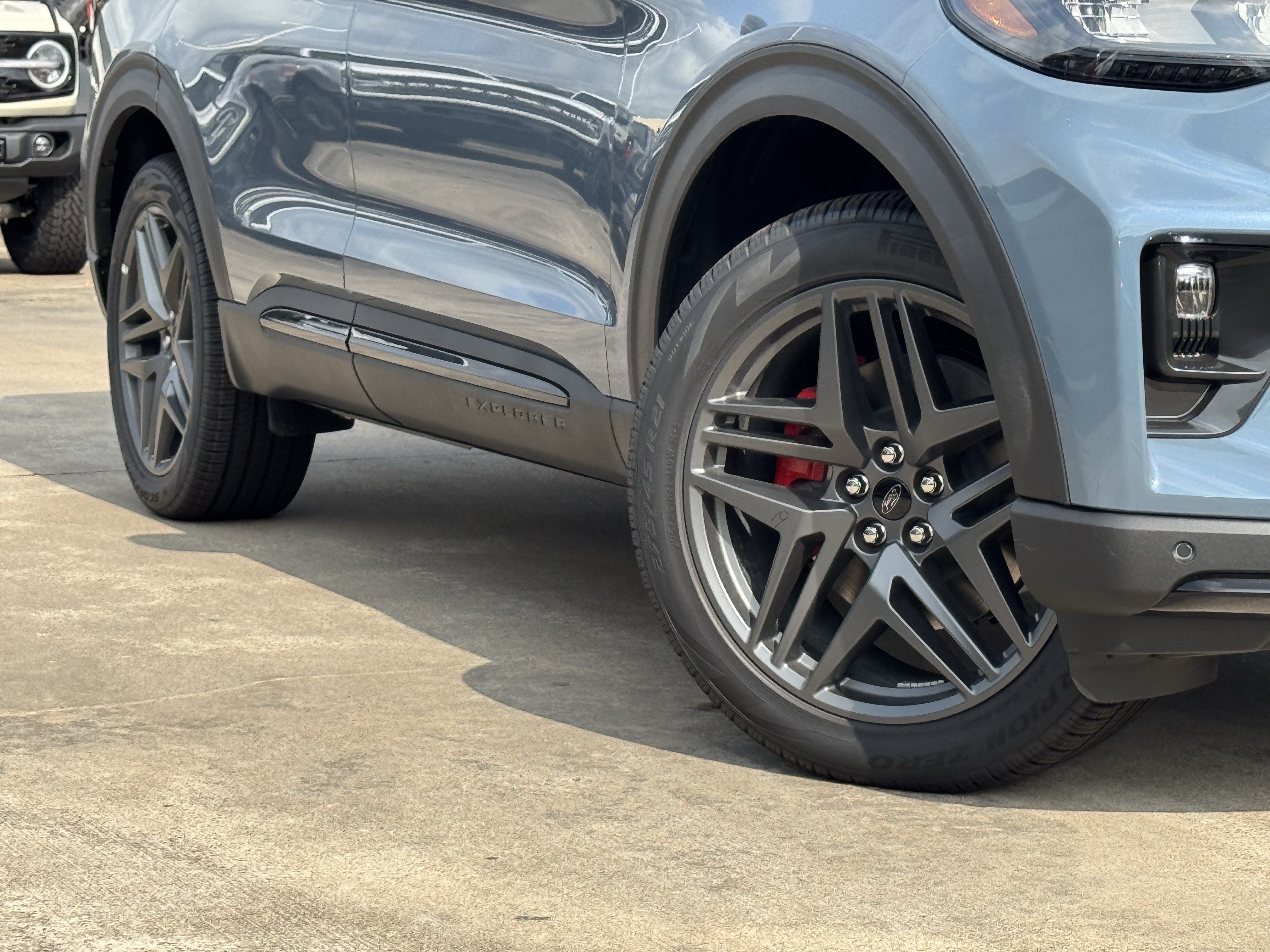 New 2026 Ford Explorer ST-Line w/ ST-Line Street Pack RWD image 3