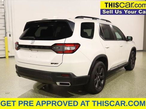 Used 2025 Honda Pilot Sport image 7