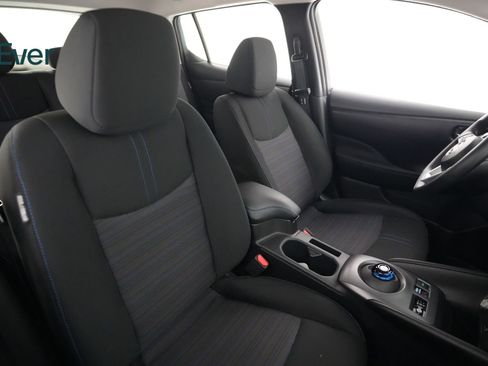Used 2025 Nissan Leaf S FWD image 23