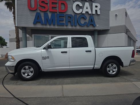 Used 2023 RAM 1500 Classic SLT w/ Trailer & Traction Group RWD image 3