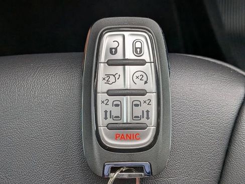 New 2026 Chrysler Pacifica Select FWD image 29