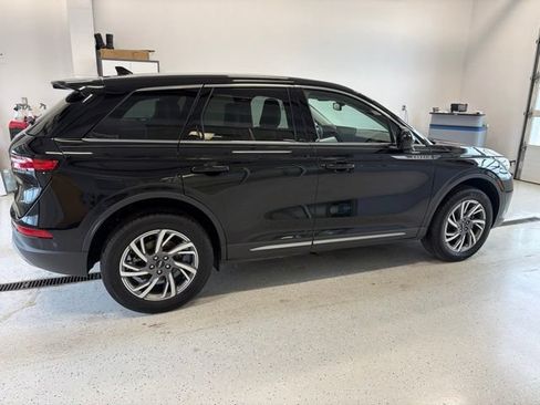 Used 2023 Lincoln Corsair AWD image 9