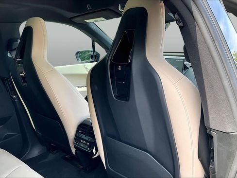 Used 2024 BMW iX xDrive50 w/ Sport Package AWD/4WD image 20