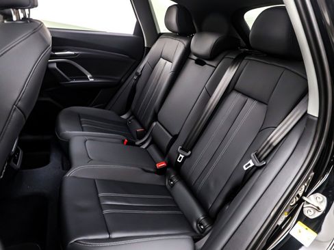 New 2025 Audi Q5 Premium image 8