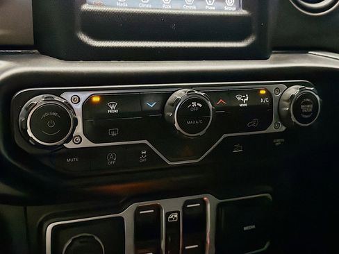 Used 2022 Jeep Gladiator Sport AWD/4WD image 10