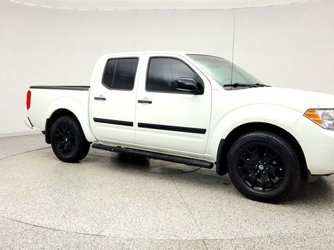 Used 2019 Nissan Frontier SV w/ Value Truck Package RWD image 3
