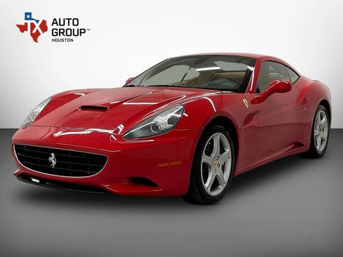 Used 2013 Ferrari California RWD image 4