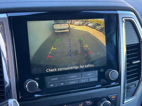 Used 2021 Nissan Titan SV w/ SV Convenience Package image 19