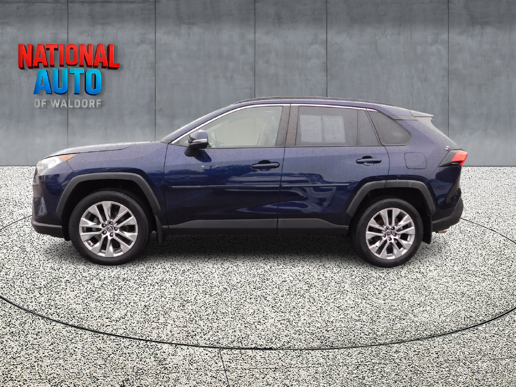 Used 2019 Toyota RAV4 XLE Premium w/ Cold Weather Package AWD/4WD image 6