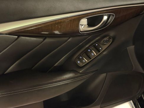 Used 2018 INFINITI Q50 Luxe w/ Essential Package (3.0T Luxe) AWD/4WD image 14